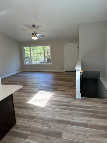 405 NE 43 Avenue, Des Moines, IA 50313