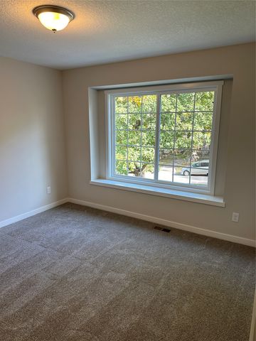 405 NE 43 Avenue, Des Moines, IA 50313