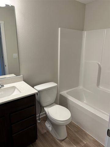 405 NE 43 Avenue, Des Moines, IA 50313