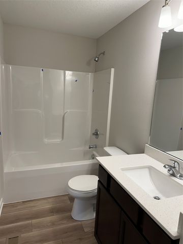 405 NE 43 Avenue, Des Moines, IA 50313