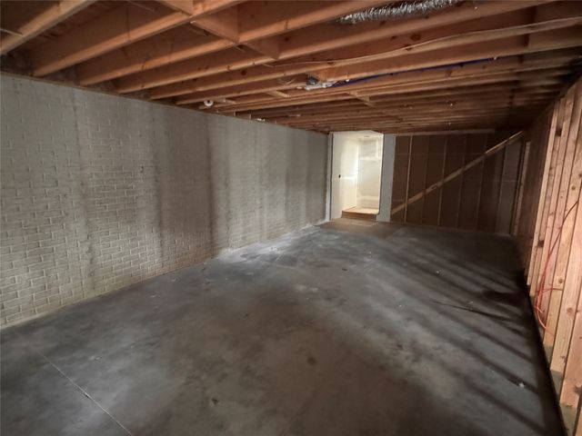 405 NE 43 Avenue, Des Moines, IA 50313