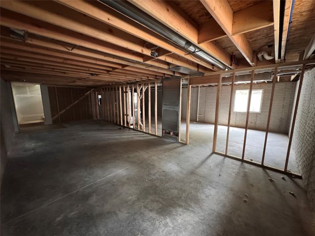 405 NE 43 Avenue, Des Moines, IA 50313