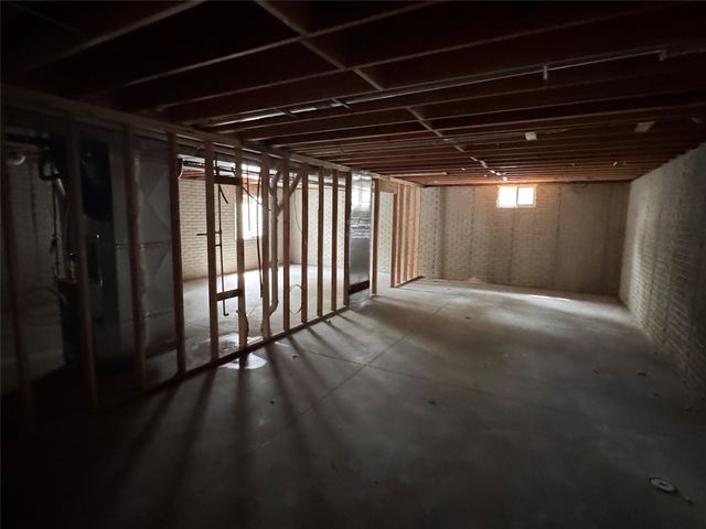 405 NE 43 Avenue, Des Moines, IA 50313