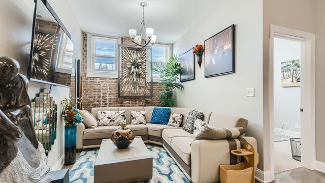 7400 S Stony Island Avenue 206, Chicago, IL 60649