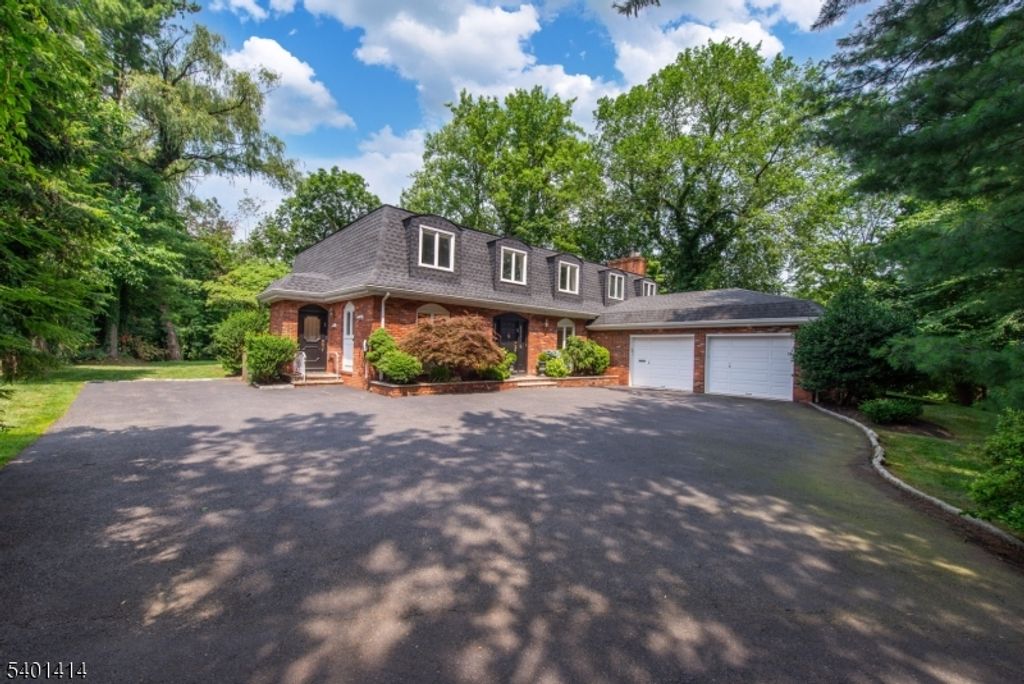 50 Edwards Rd, Clifton City, NJ 07013