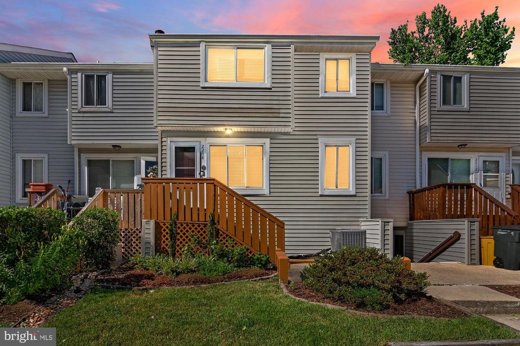 2208 NOTELY LN, Crofton, MD 21114
