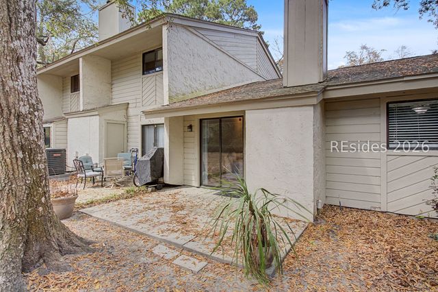 96 Mathews Dr Apt 157, Hilton Head Island, SC 29926