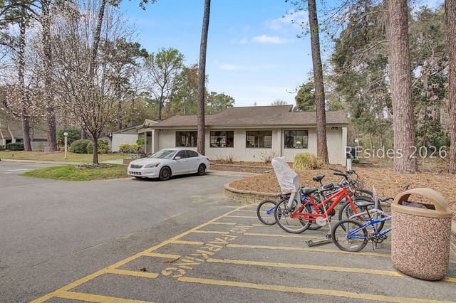 96 Mathews Dr Apt 157, Hilton Head Island, SC 29926