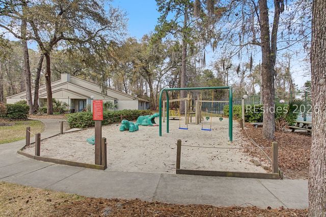 96 Mathews Dr Apt 157, Hilton Head Island, SC 29926