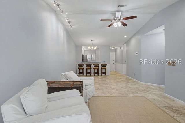 96 Mathews Dr Apt 157, Hilton Head Island, SC 29926