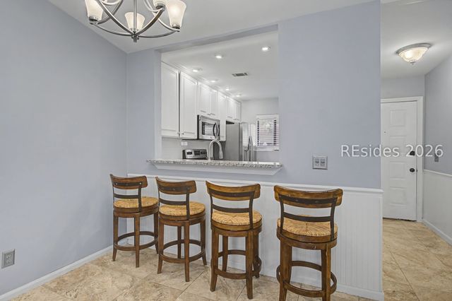 96 Mathews Dr Apt 157, Hilton Head Island, SC 29926