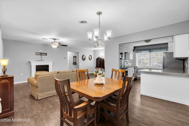 49 Chelsea Drive 73, Whiting, NJ 08759
