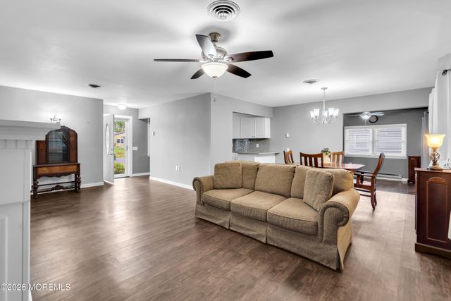 49 Chelsea Drive 73, Whiting, NJ 08759