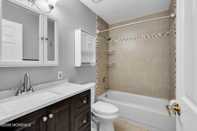 49 Chelsea Drive 73, Whiting, NJ 08759