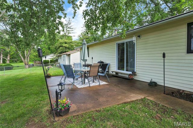 2609 Yaeger Road, Unincorporated, MO 63129