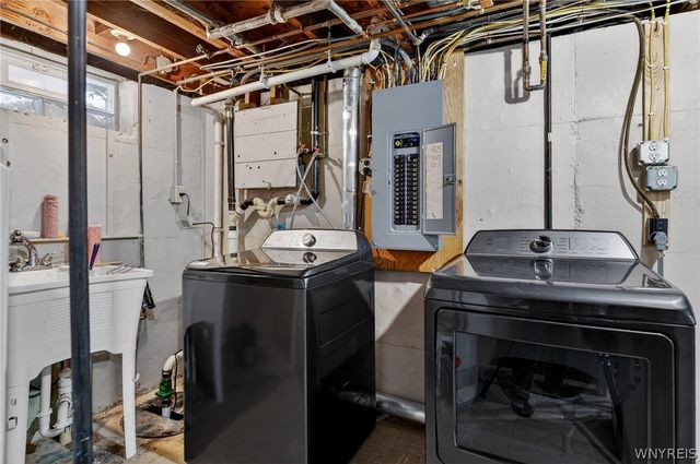 1009 Pasadena Avenue, Niagara Falls, NY 14304