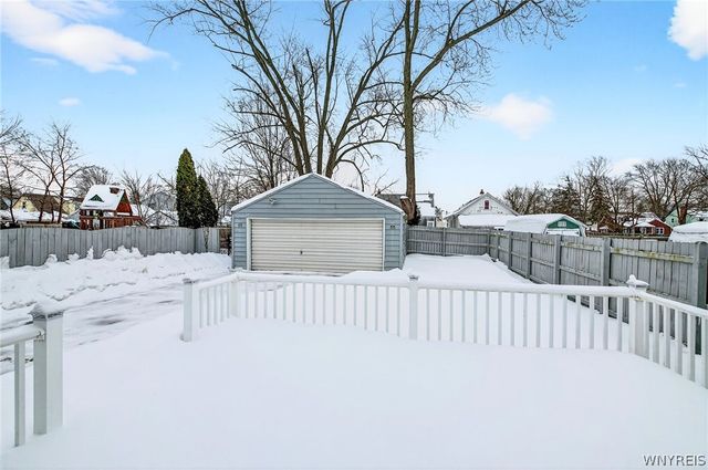 1009 Pasadena Avenue, Niagara Falls, NY 14304