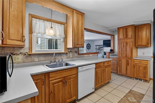 1009 Pasadena Avenue, Niagara Falls, NY 14304