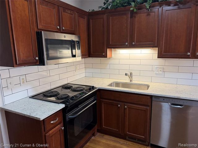 1632 Peninsula Court, Canton, MI 48187