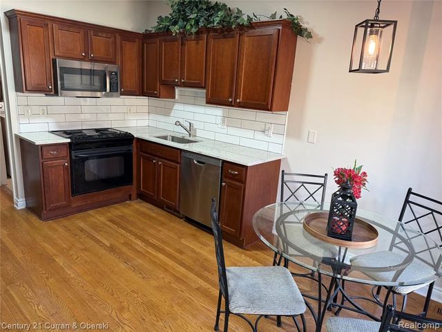 1632 Peninsula Court, Canton, MI 48187