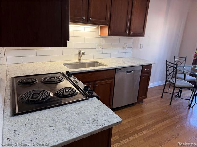 1632 Peninsula Court, Canton, MI 48187