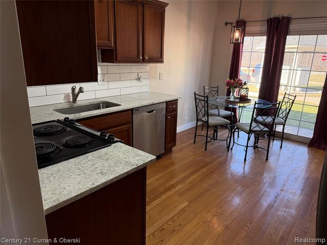 1632 Peninsula Court, Canton, MI 48187