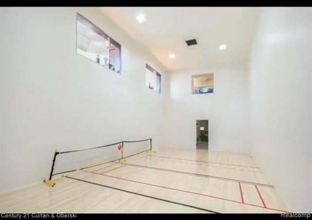 1632 Peninsula Court, Canton, MI 48187