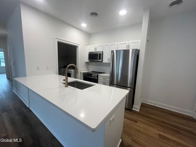 60 Weibel Avenue 4FL103, Saratoga Springs, NY 12866