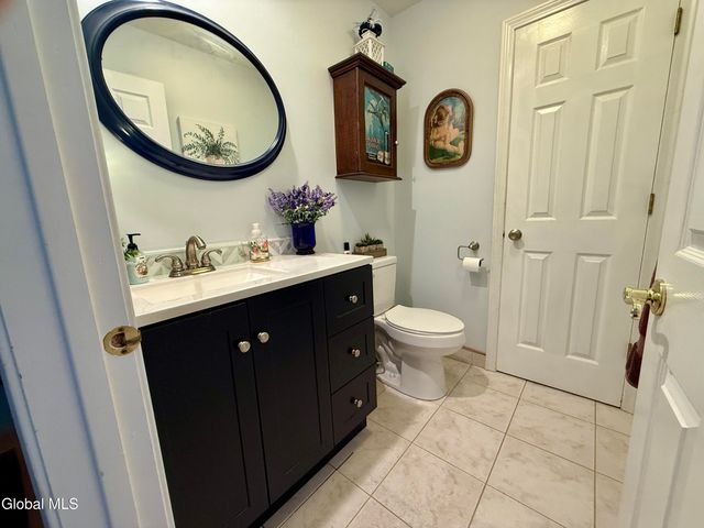 4 Gentry Lane, Queensbury, NY 12804