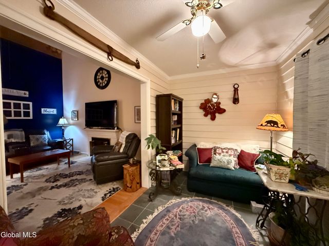 4 Gentry Lane, Queensbury, NY 12804