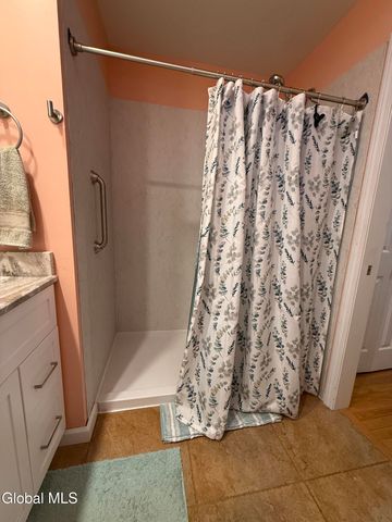 4 Gentry Lane, Queensbury, NY 12804