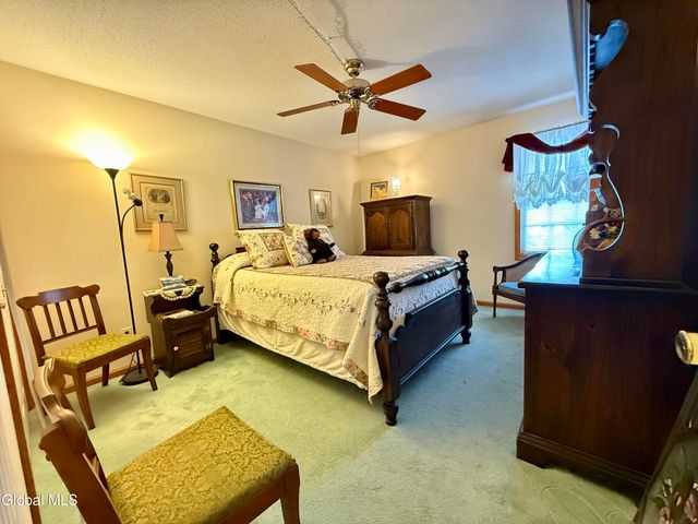 4 Gentry Lane, Queensbury, NY 12804