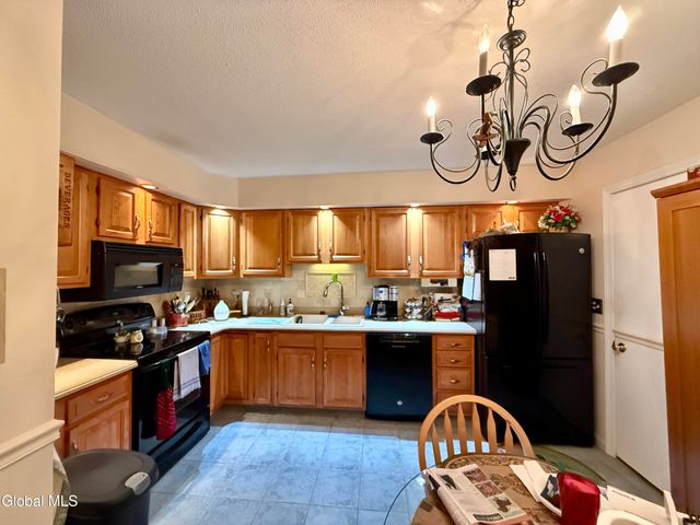 4 Gentry Lane, Queensbury, NY 12804