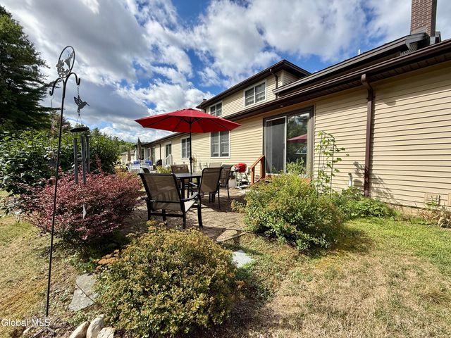 4 Gentry Lane, Queensbury, NY 12804