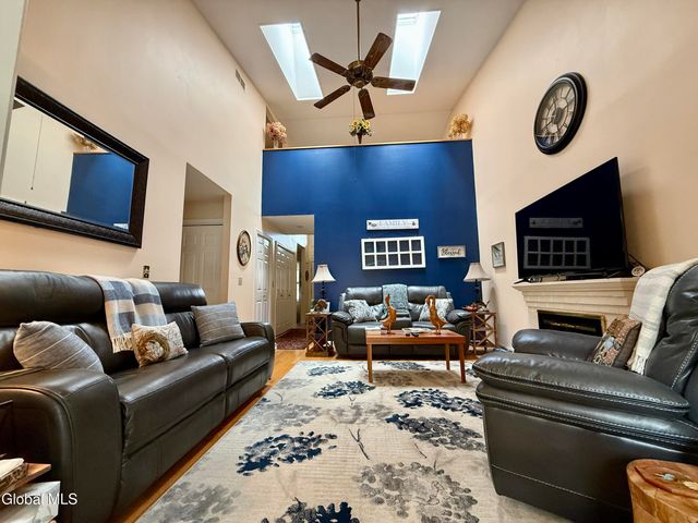 4 Gentry Lane, Queensbury, NY 12804