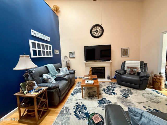 4 Gentry Lane, Queensbury, NY 12804