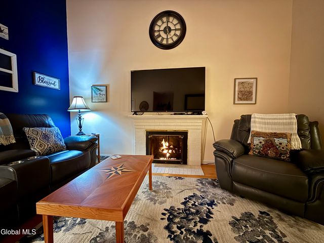 4 Gentry Lane, Queensbury, NY 12804