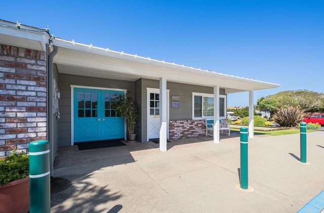700 Briggs Avenue 83, Pacific Grove, CA 93950