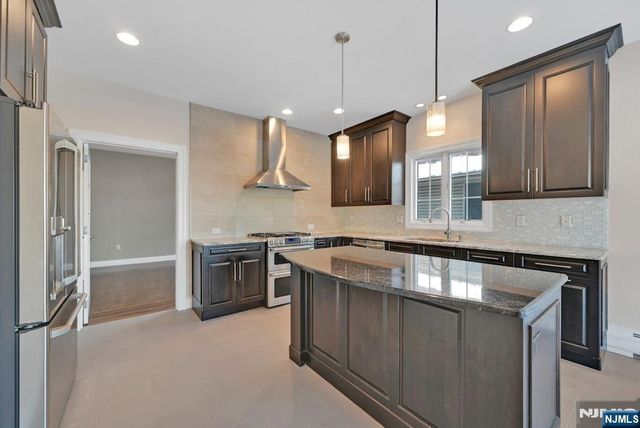 1545 12th Street, Fort Lee, NJ 07024