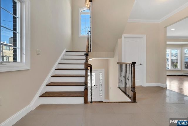 1545 12th Street, Fort Lee, NJ 07024