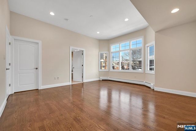 1545 12th Street, Fort Lee, NJ 07024