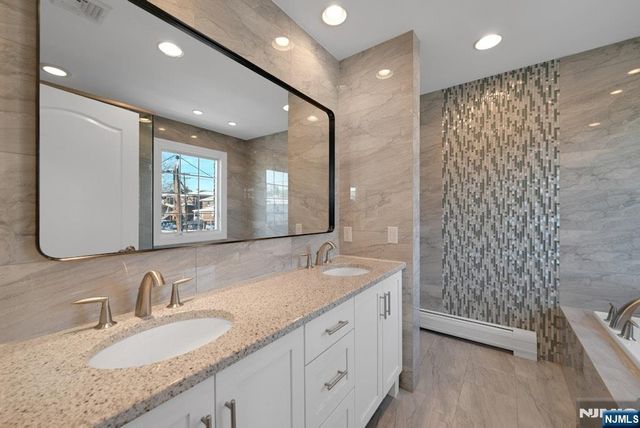 1545 12th Street, Fort Lee, NJ 07024