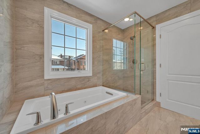 1545 12th Street, Fort Lee, NJ 07024