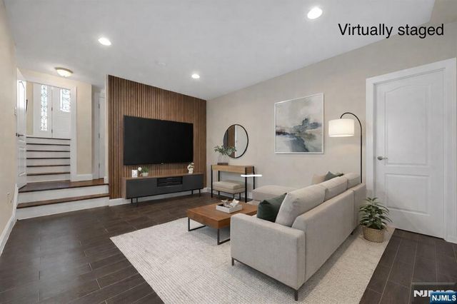 1545 12th Street, Fort Lee, NJ 07024