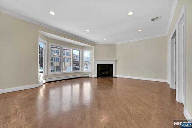 1545 12th Street, Fort Lee, NJ 07024