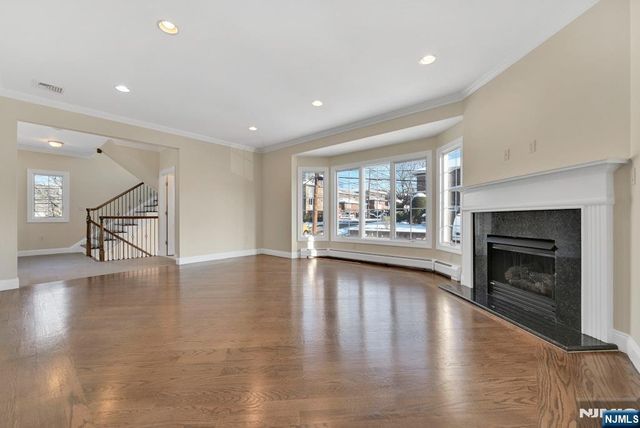 1545 12th Street, Fort Lee, NJ 07024