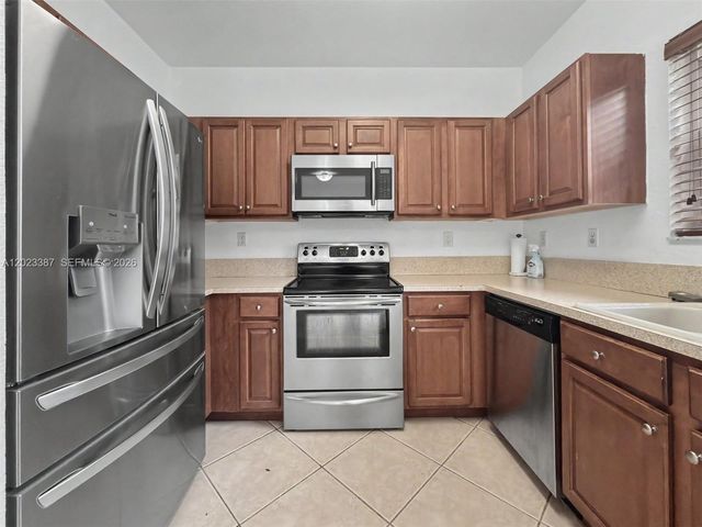 9267 SW 220th Ter, Cutler Bay, FL 33190