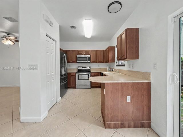 9267 SW 220th Ter, Cutler Bay, FL 33190
