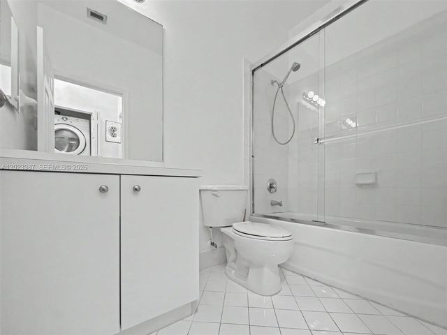 9267 SW 220th Ter, Cutler Bay, FL 33190