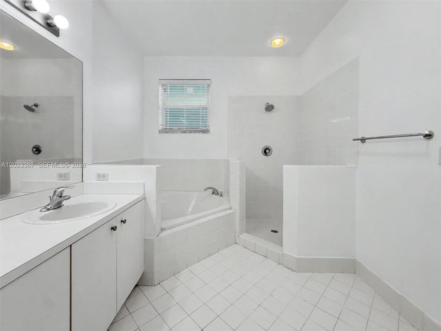 9267 SW 220th Ter, Cutler Bay, FL 33190